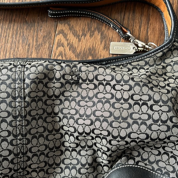 Coach Black Signature Bag - Picture 2 of 8